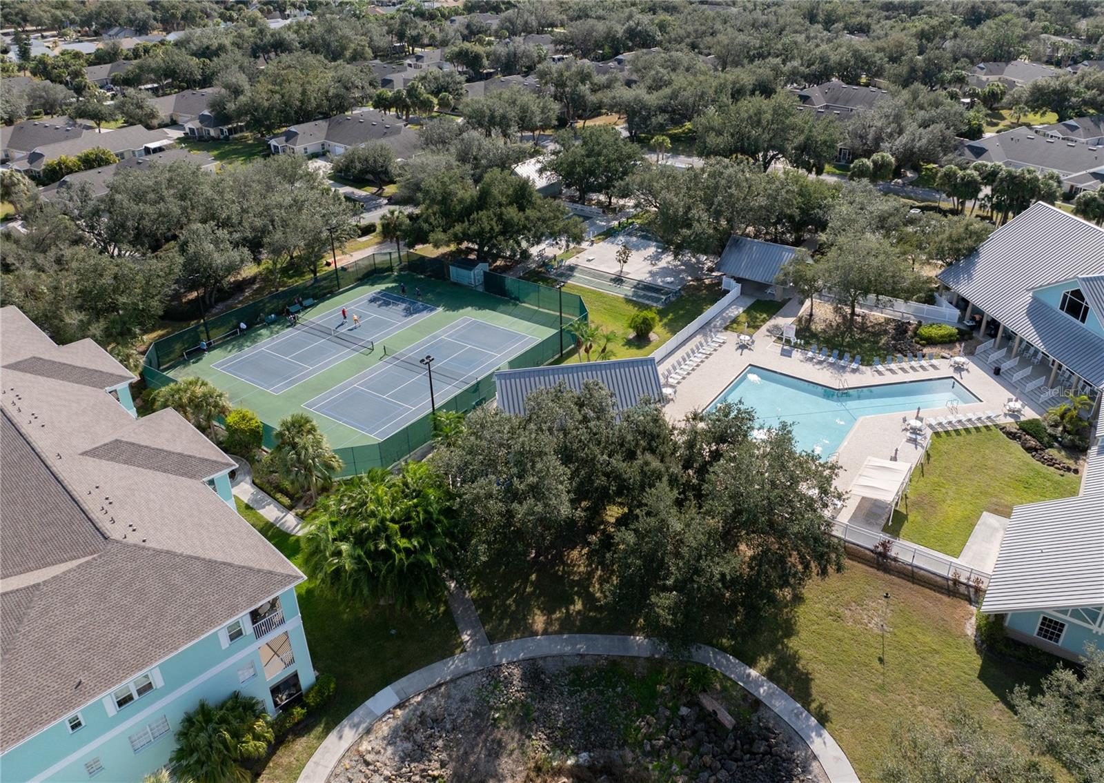 Image 30 of 39 For 19355 Water Oak Drive 105