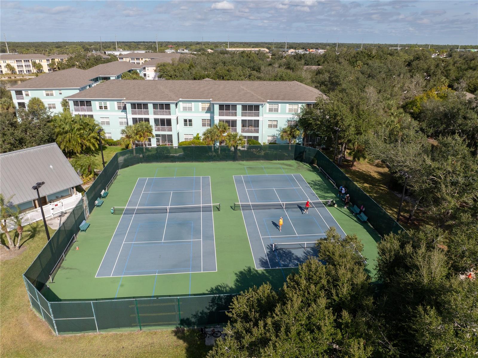 Image 31 of 39 For 19355 Water Oak Drive 105