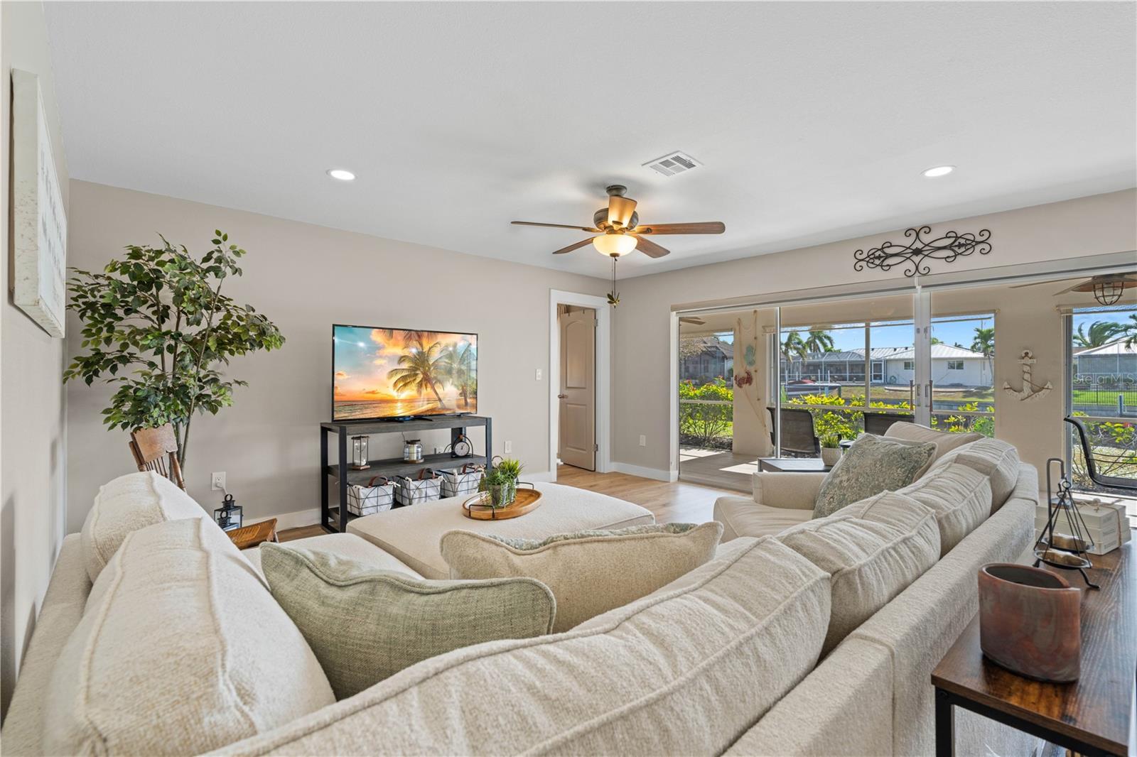 Image 18 of 59 For 1615 Via Dolce Vita