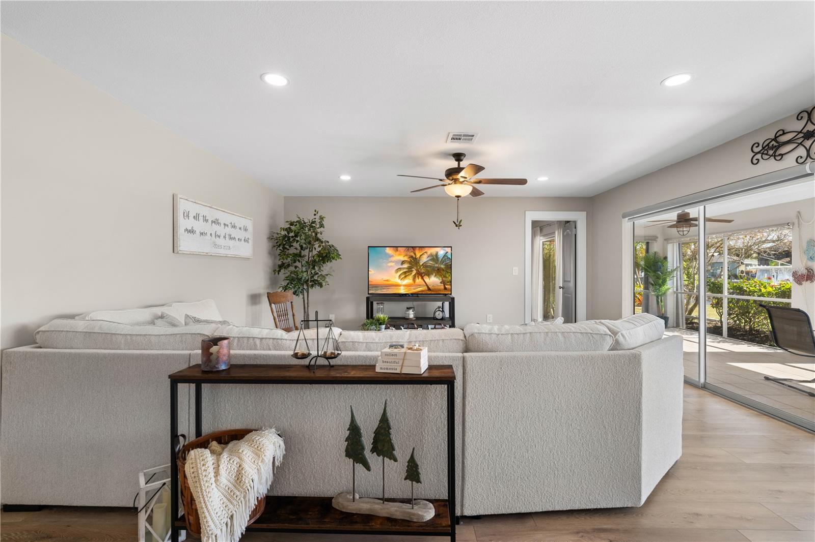 Image 19 of 59 For 1615 Via Dolce Vita