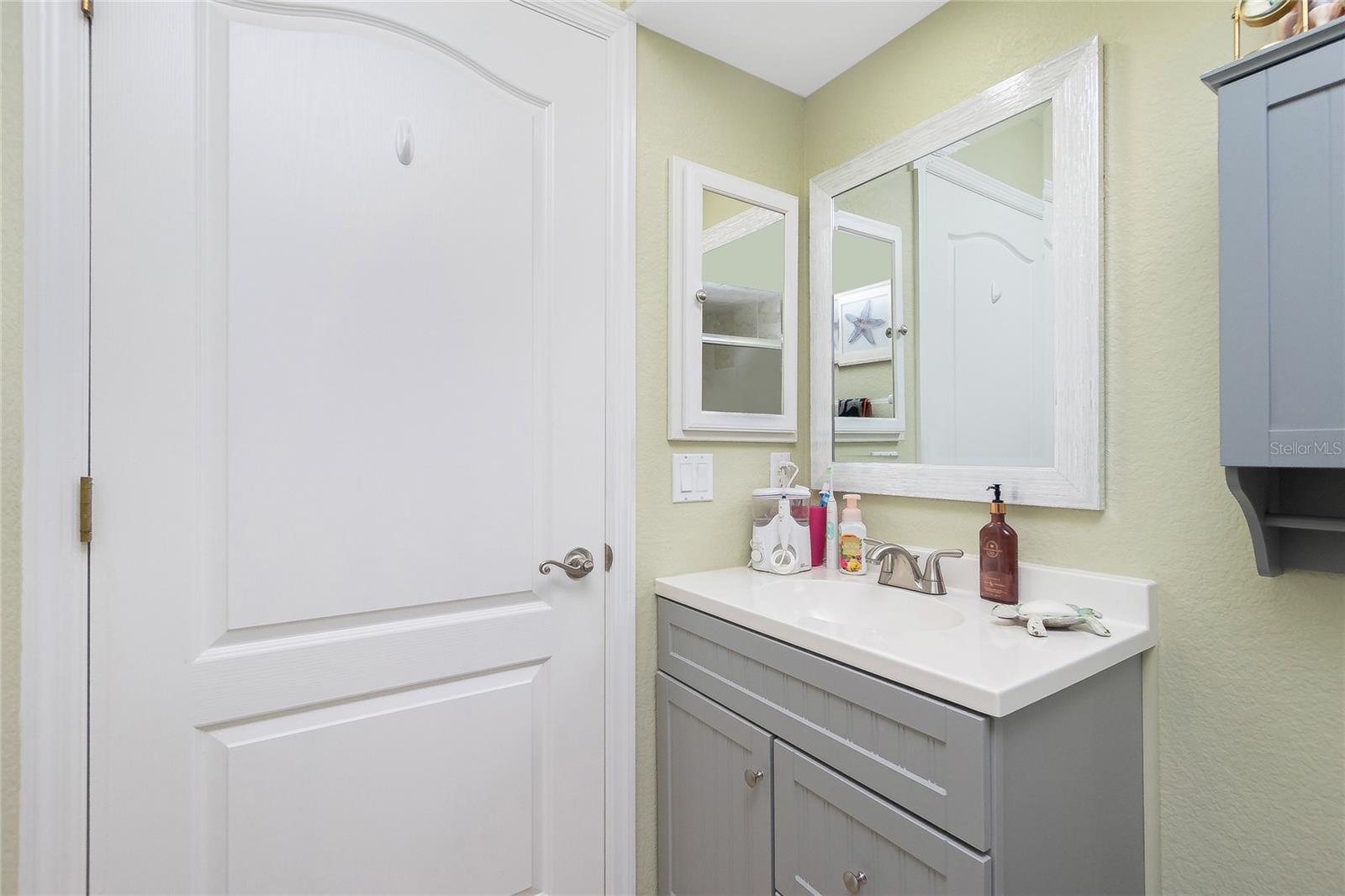 Listing photo id 25 for 4265 Durant Street