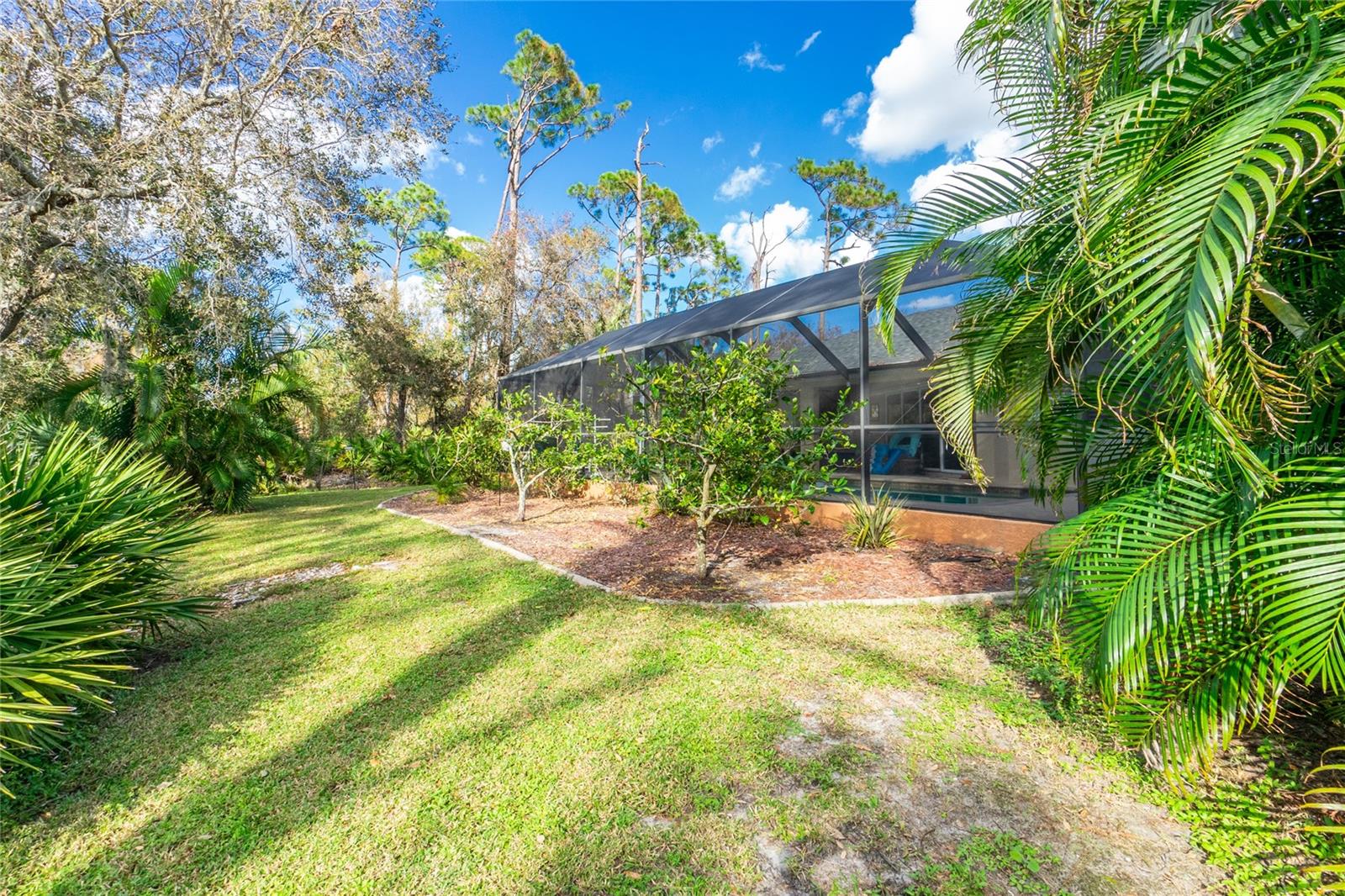 Listing photo id 38 for 4265 Durant Street