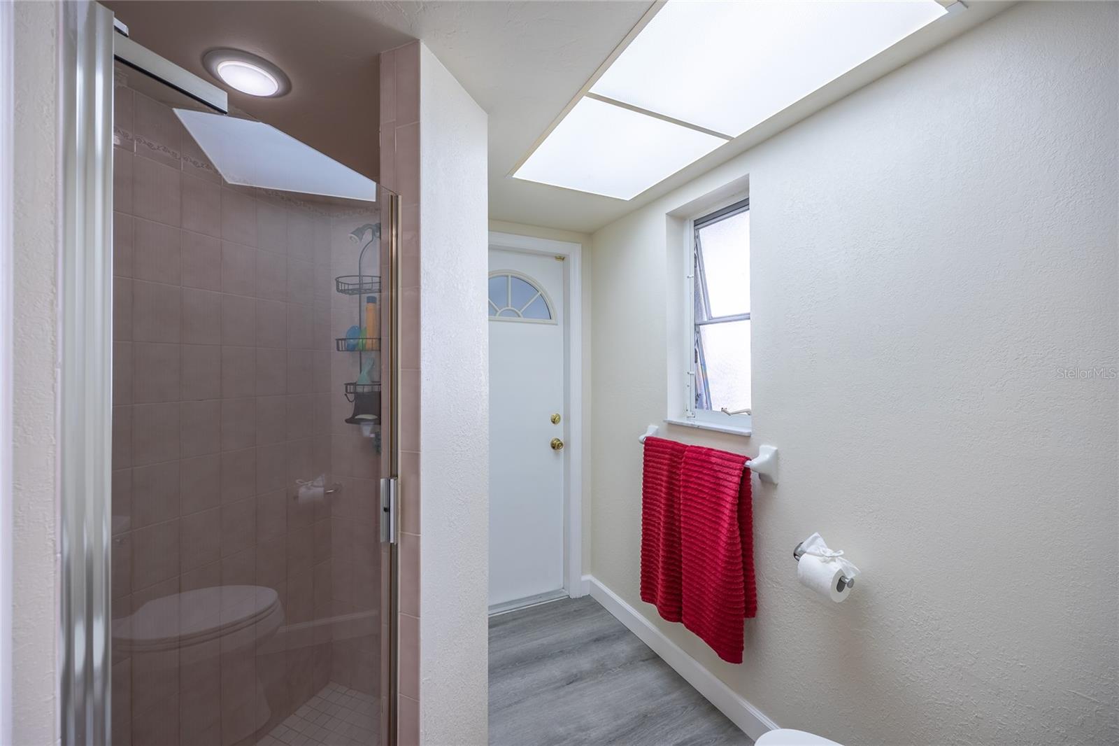 Image 24 of 47 For 3316 19th Place