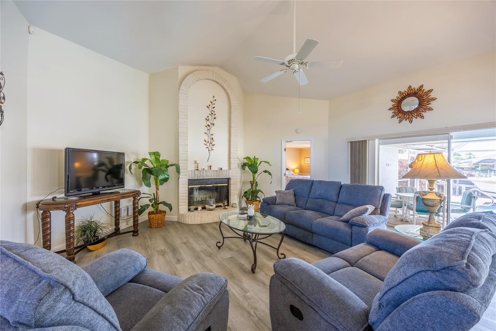 Image 4 of 47 For 3316 19th Place