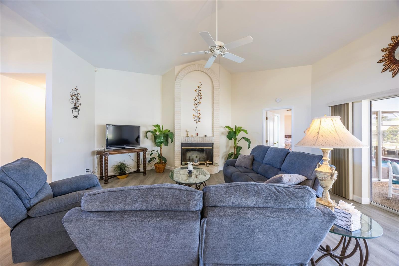 Image 5 of 47 For 3316 19th Place