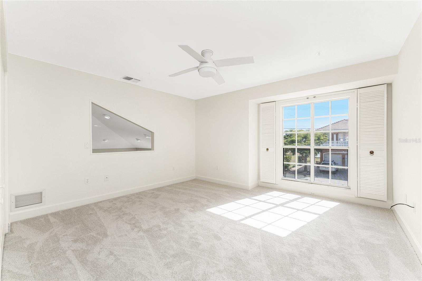 Image 14 of 50 For 814 Via Tripoli  814