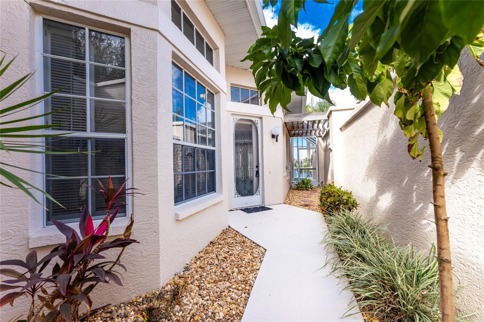 Image 2 of 50 For 814 Via Tripoli  814