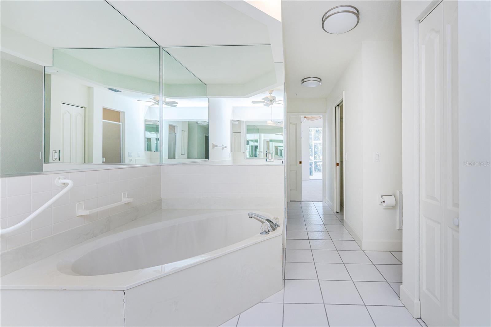 Image 26 of 50 For 814 Via Tripoli  814