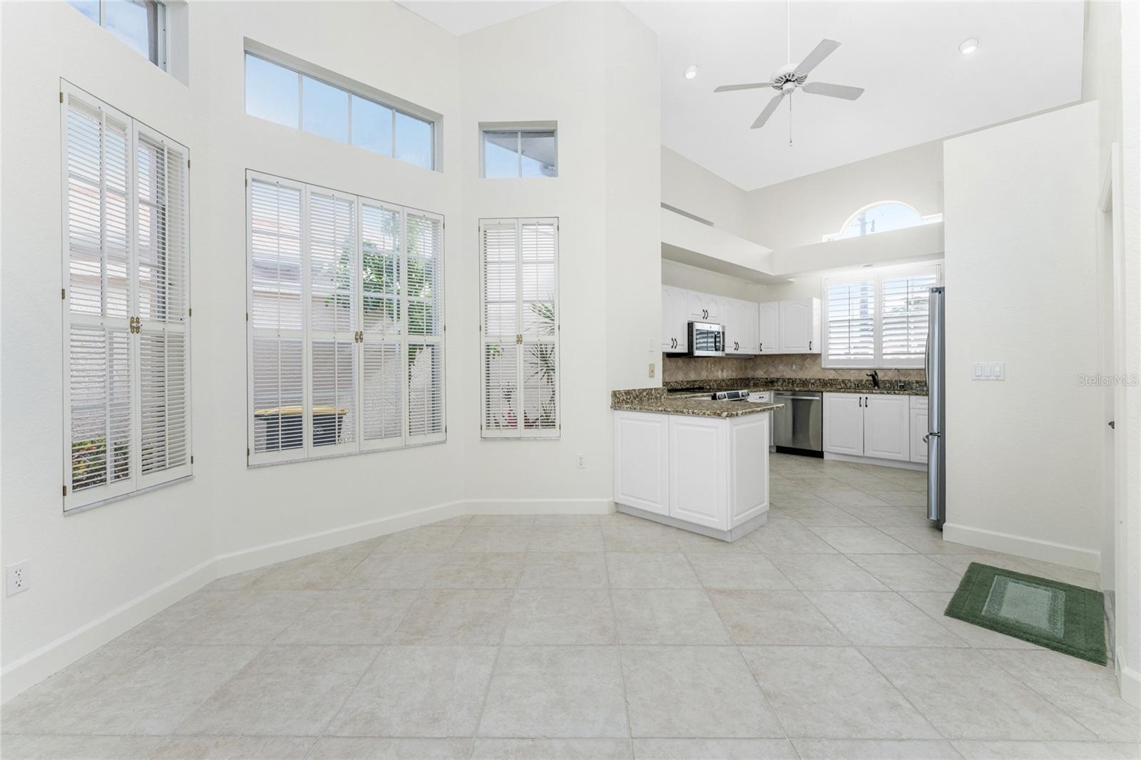 Image 8 of 50 For 814 Via Tripoli  814