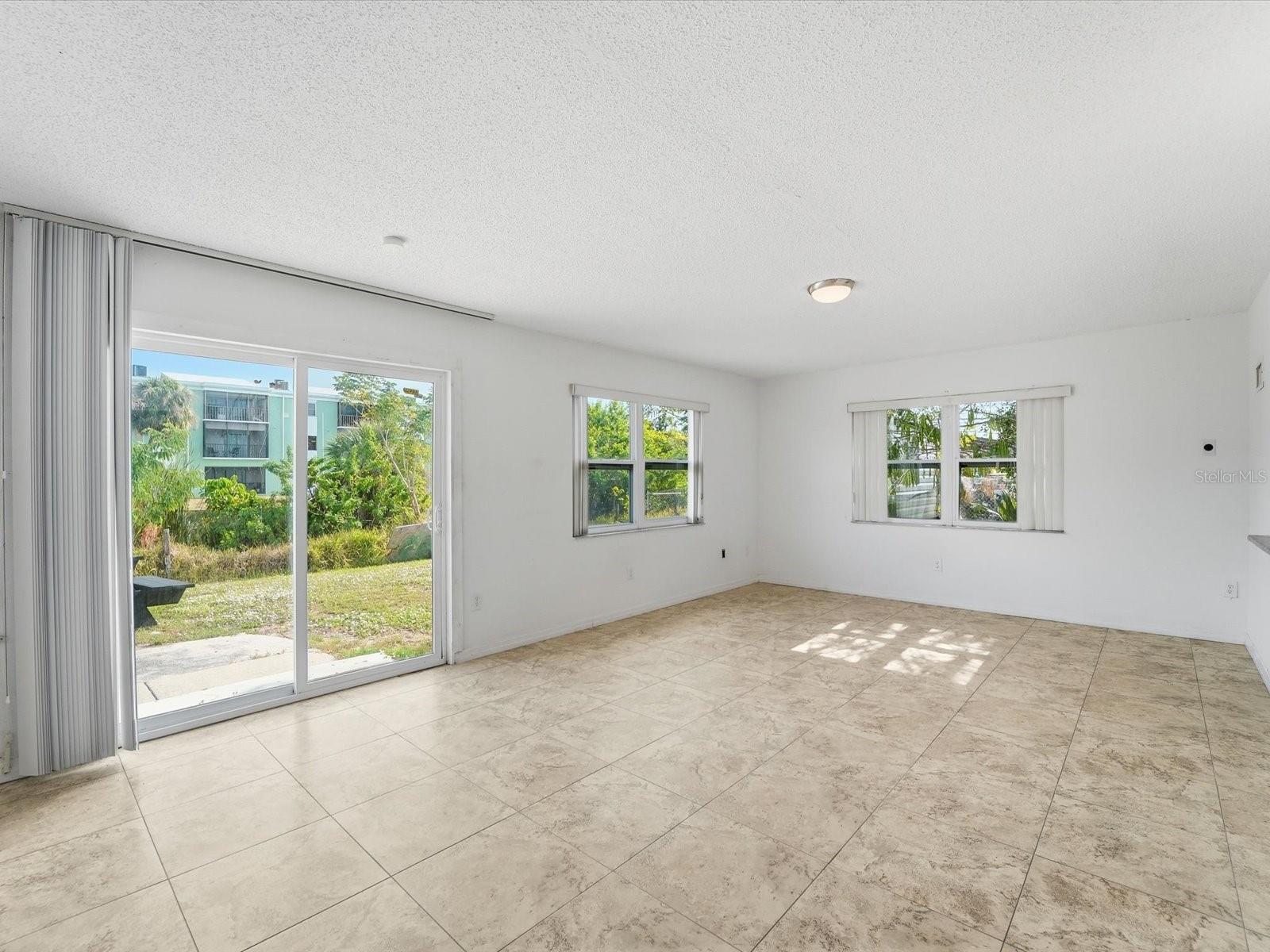 Image 14 of 31 For 2488 Elkcam Boulevard