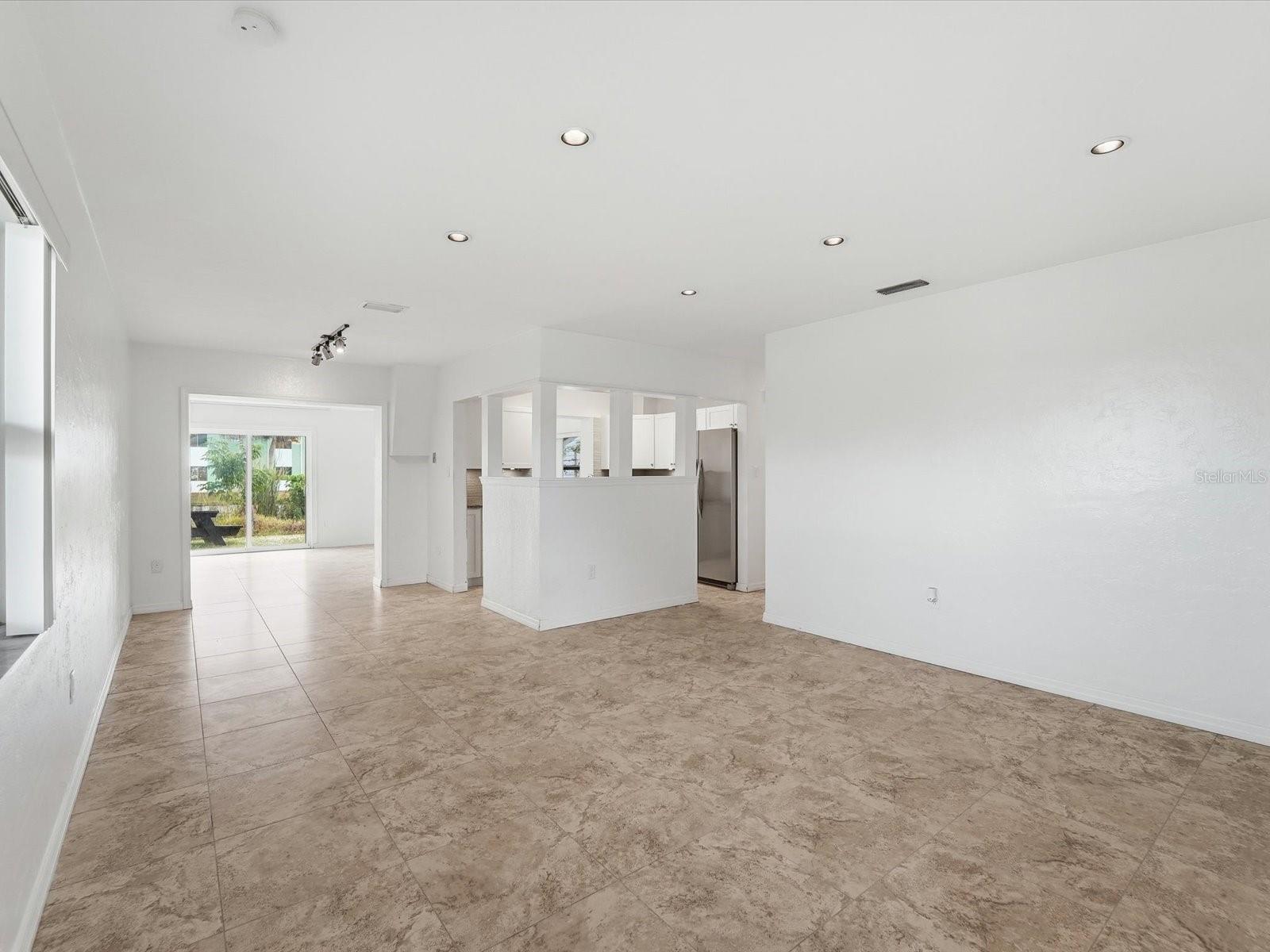 Image 8 of 31 For 2488 Elkcam Boulevard