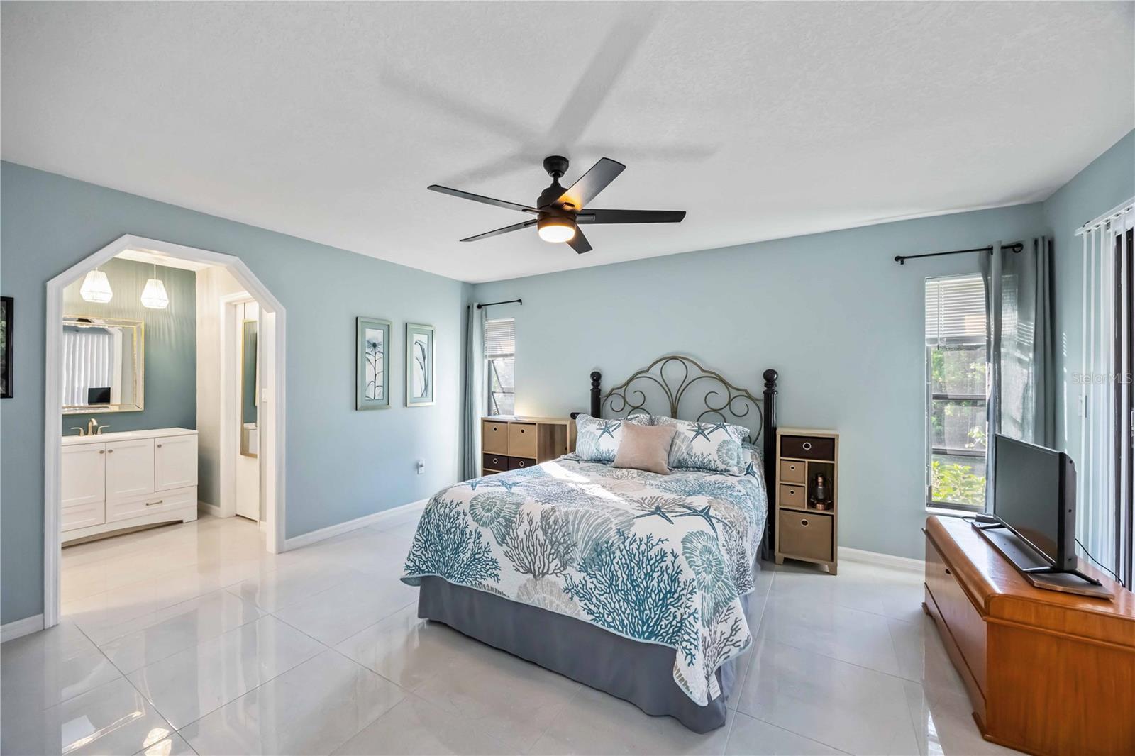 Image 20 of 46 For 17341 Holmes Avenue