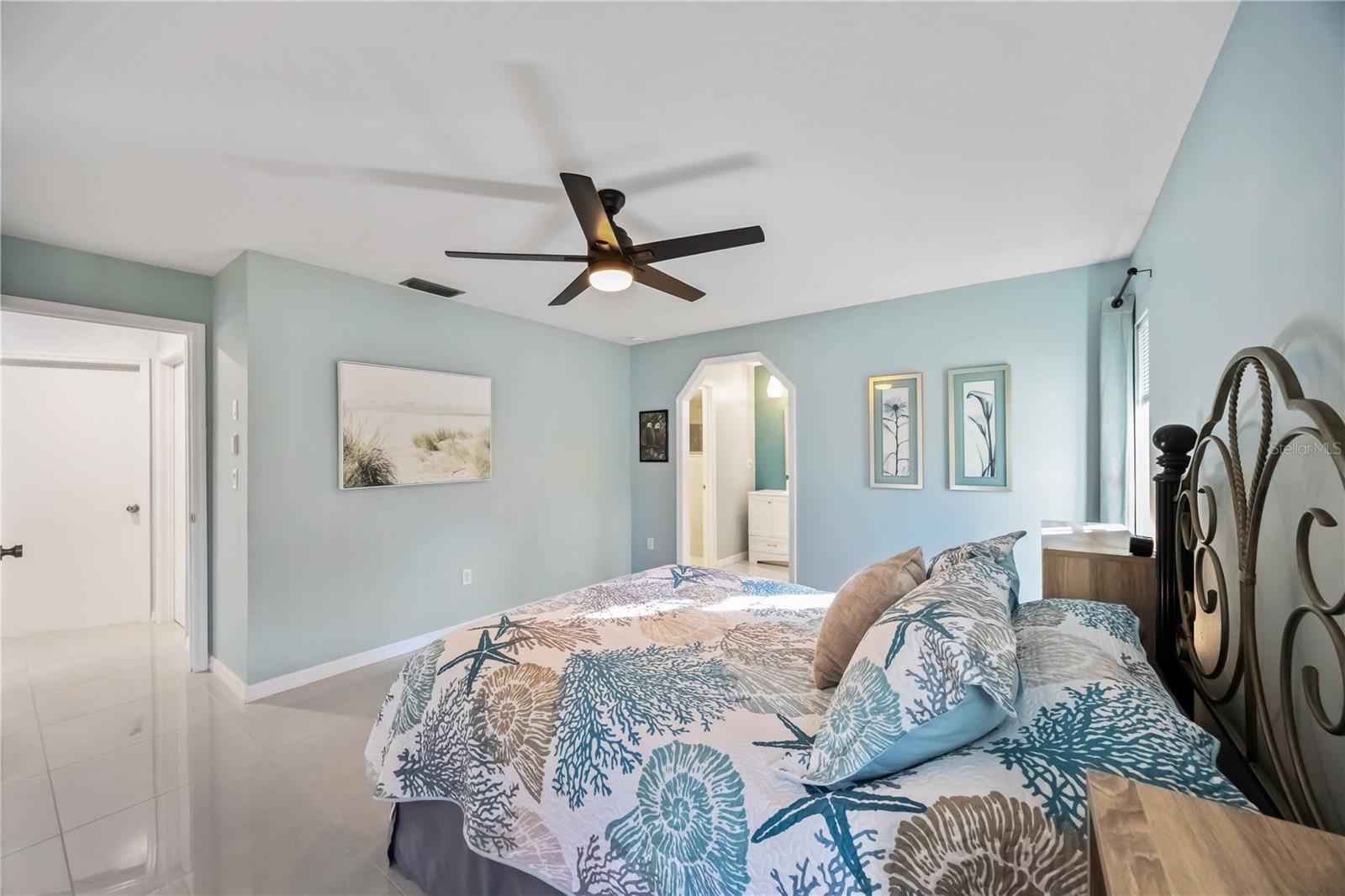 Image 21 of 46 For 17341 Holmes Avenue