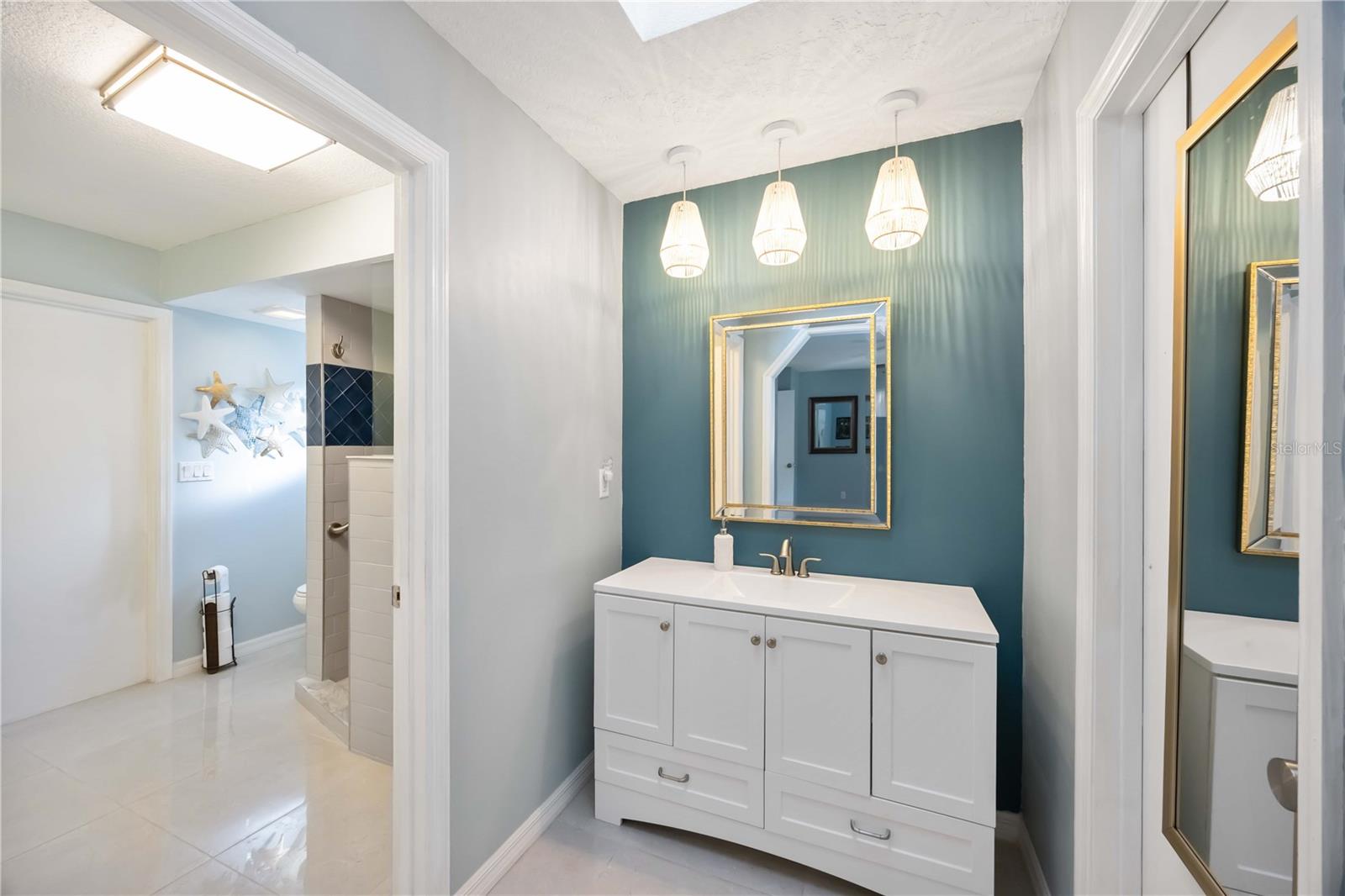 Image 23 of 46 For 17341 Holmes Avenue