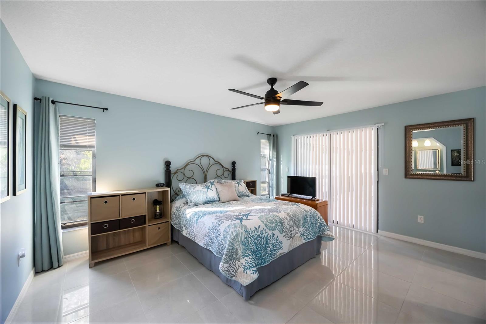 Image 28 of 46 For 17341 Holmes Avenue