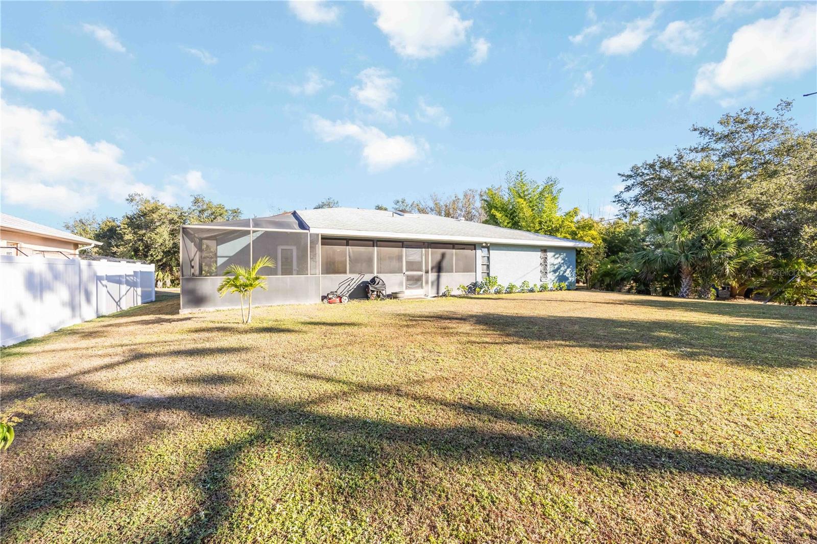 Image 43 of 46 For 17341 Holmes Avenue