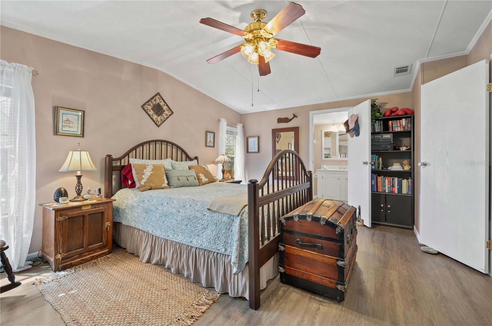 Image 16 of 56 For 1000 Kings Highway 133