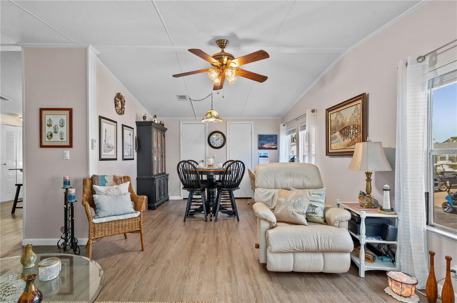 Image 8 of 56 For 1000 Kings Highway 133