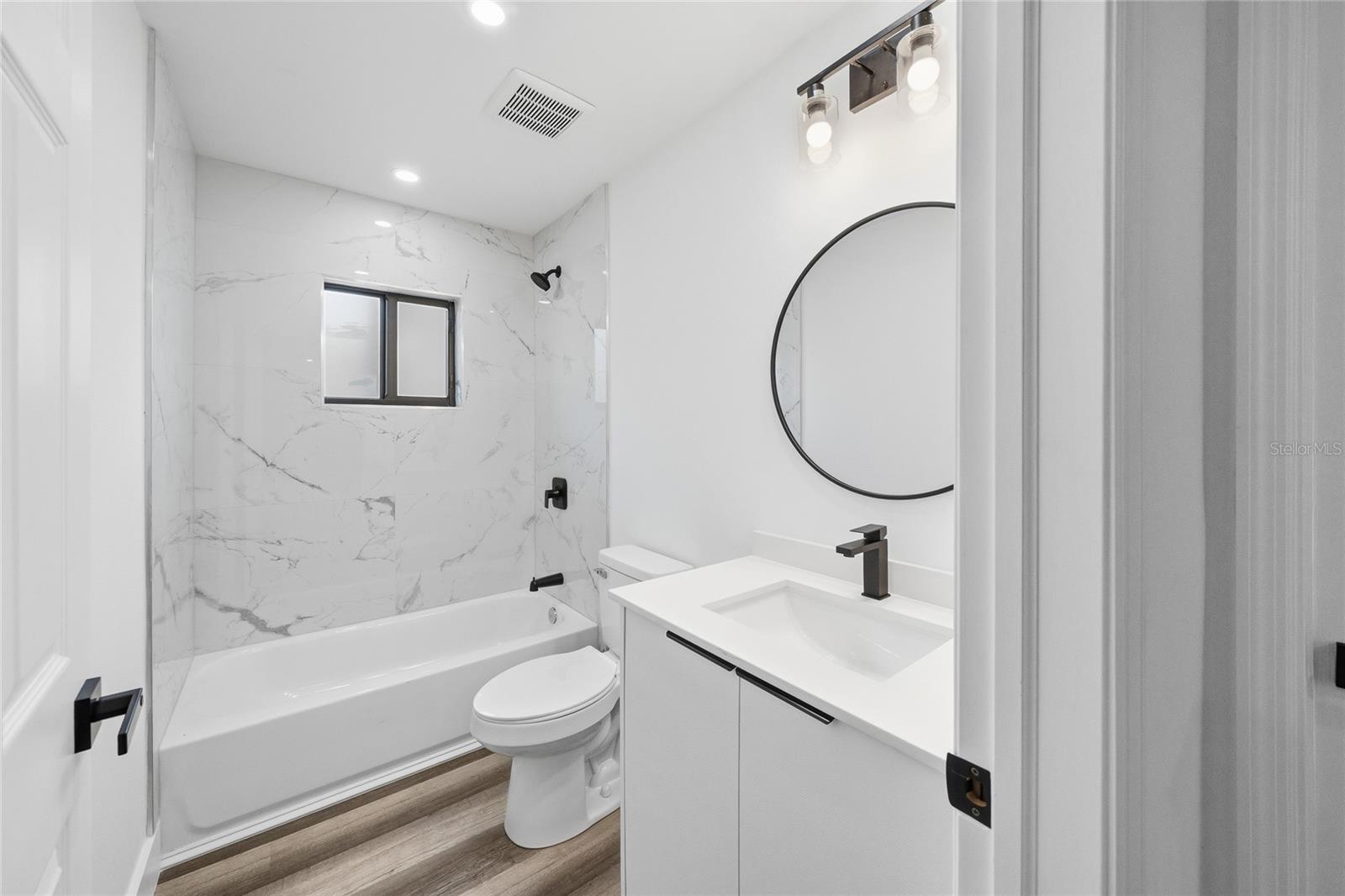 Image 19 of 23 For 15468 Chamberlain Boulevard