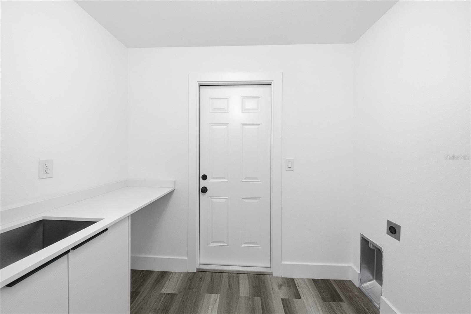 Image 20 of 23 For 15468 Chamberlain Boulevard