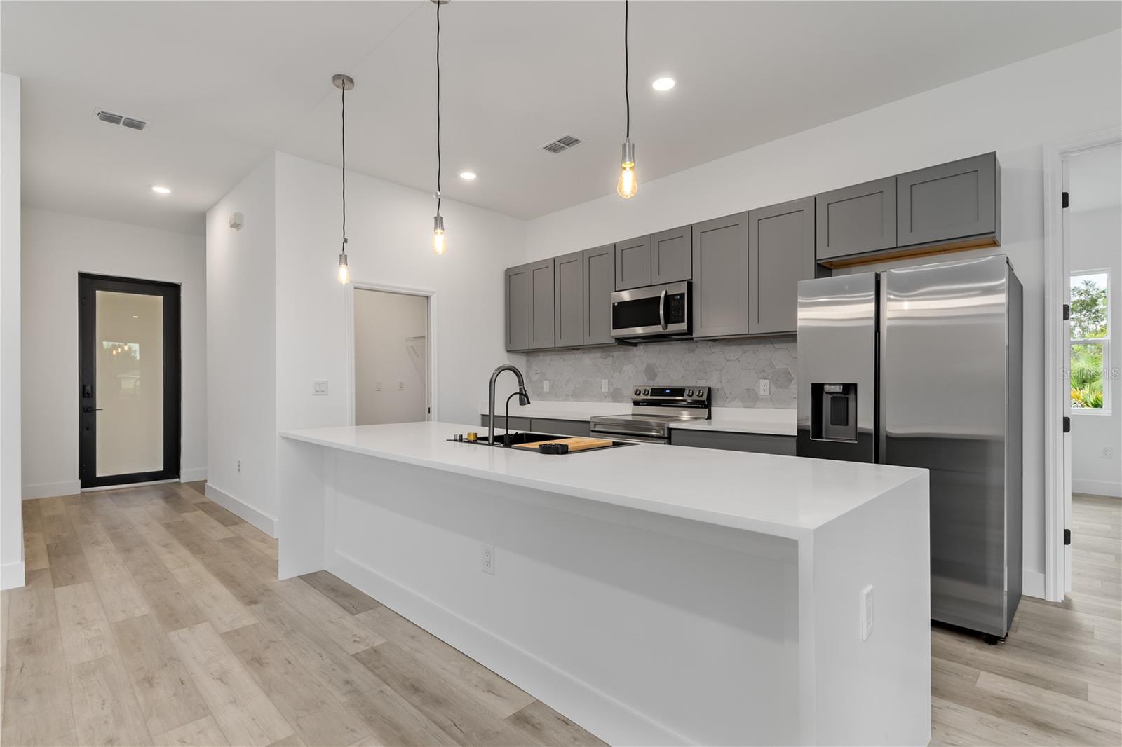 Image 10 of 42 For 13514 Keystone Boulevard