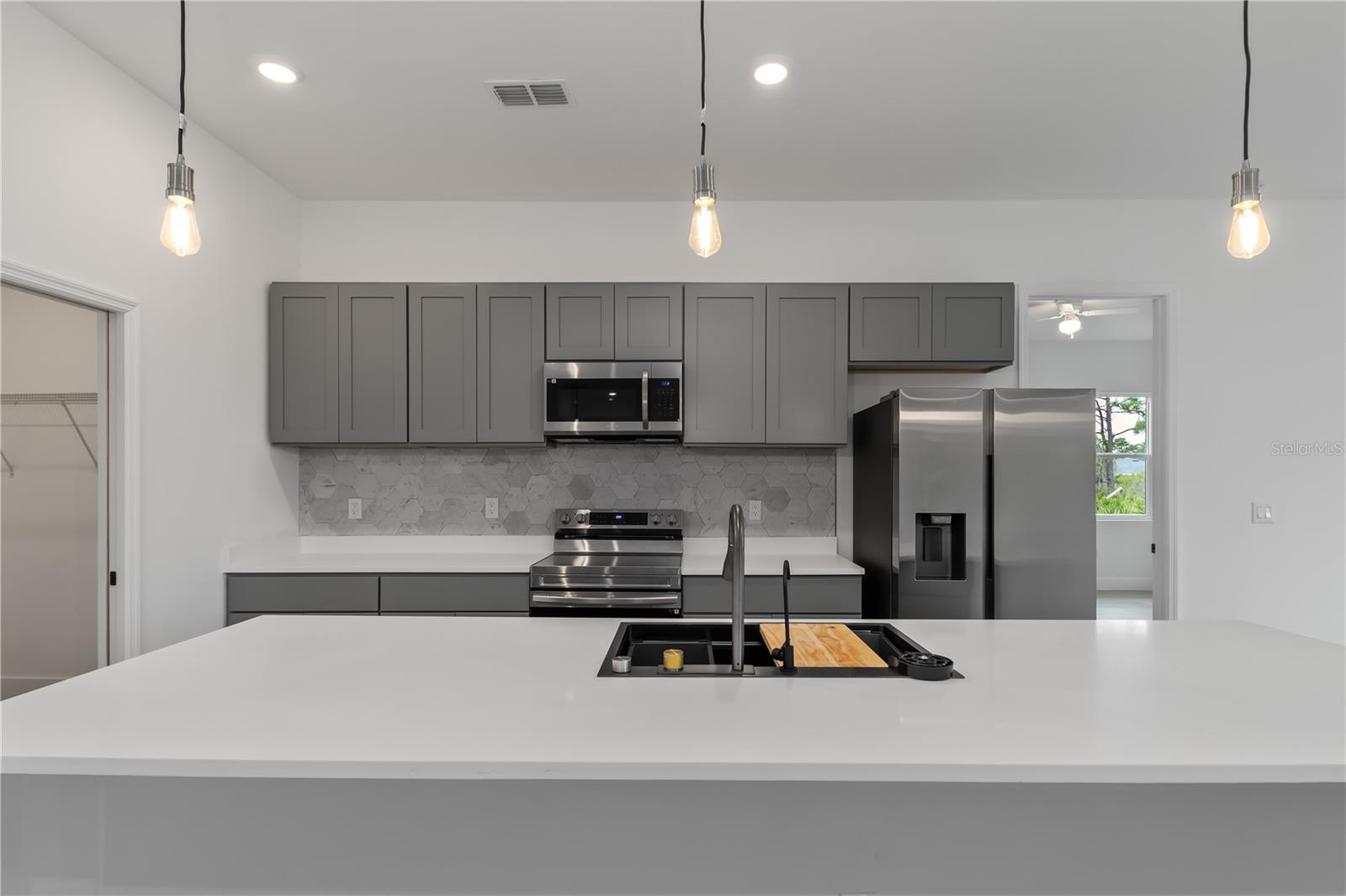 Image 11 of 42 For 13514 Keystone Boulevard