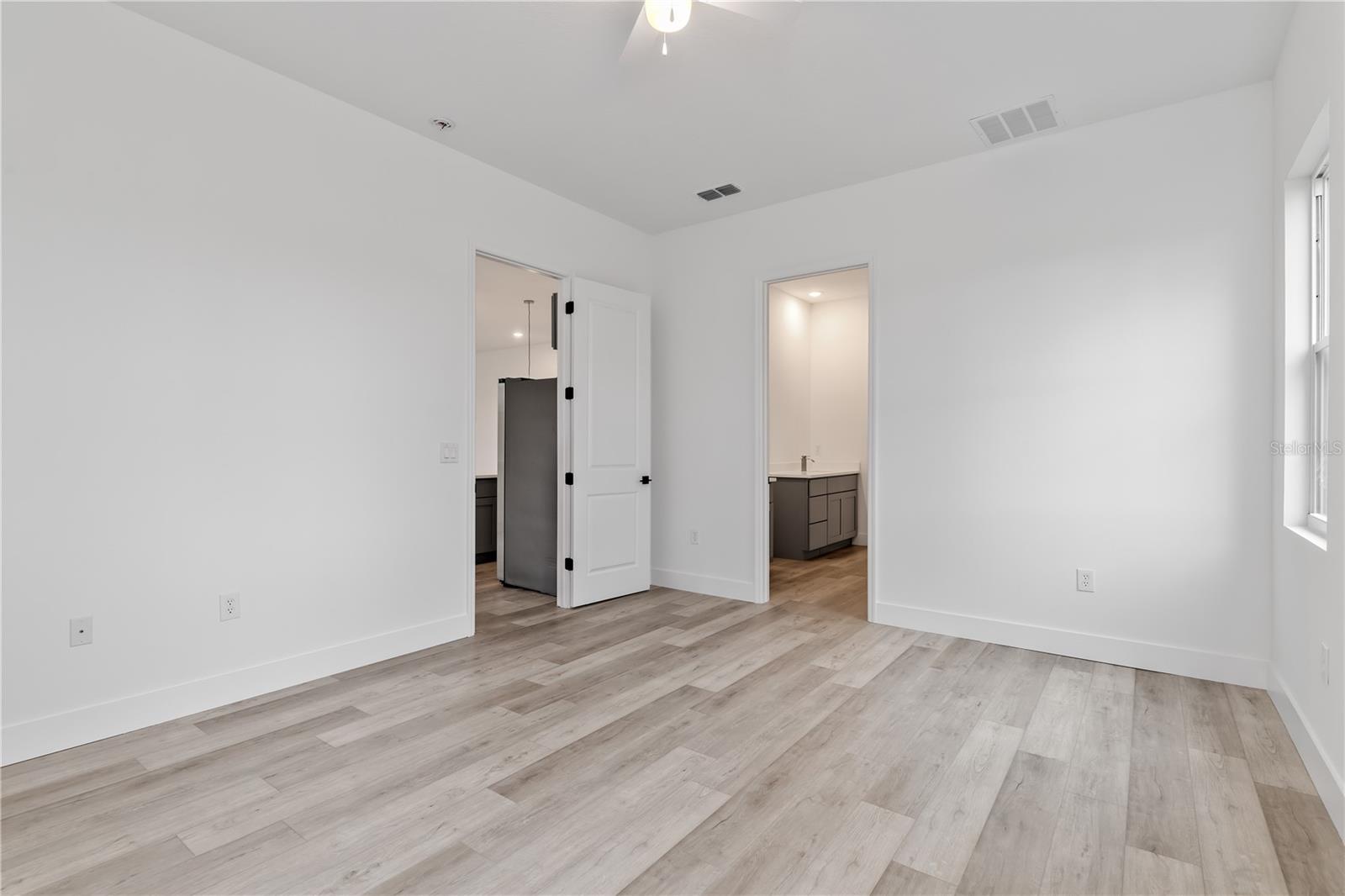 Image 18 of 42 For 13514 Keystone Boulevard