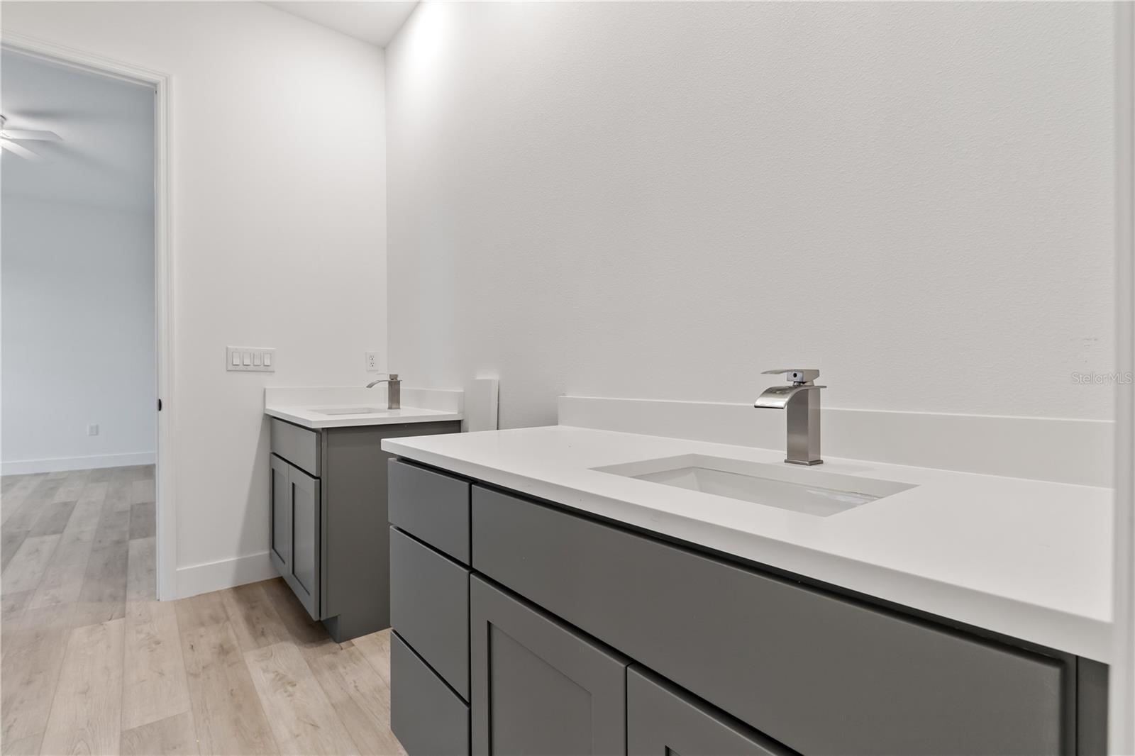 Image 20 of 42 For 13514 Keystone Boulevard