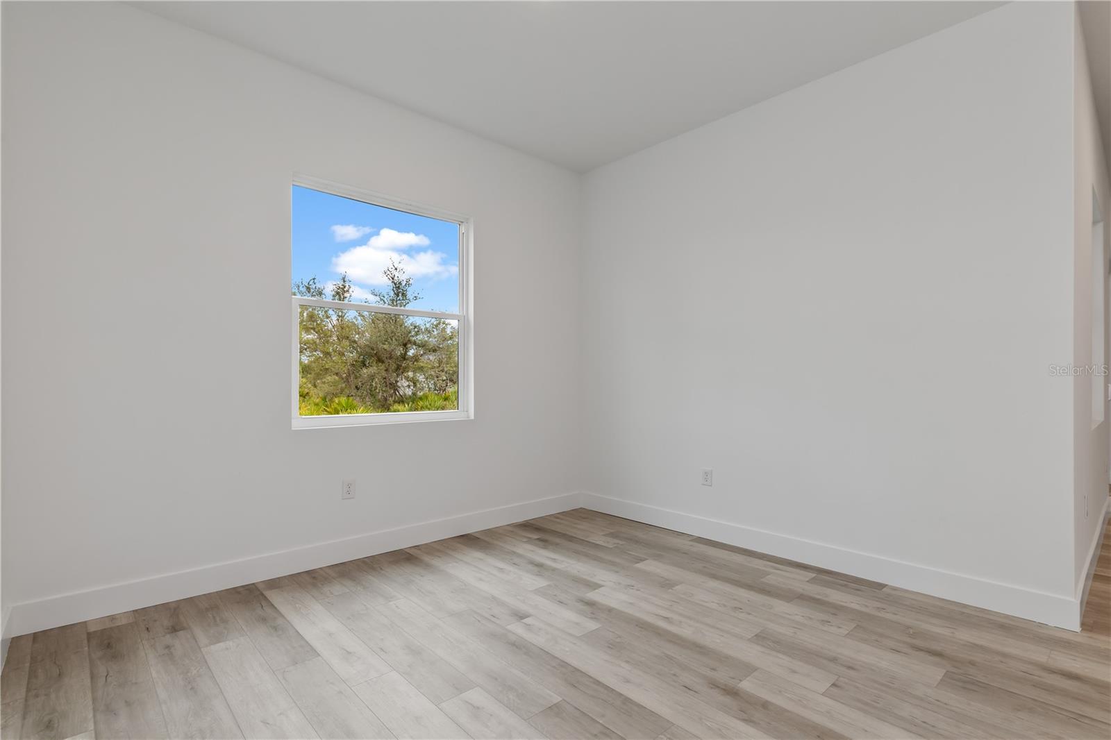 Image 22 of 42 For 13514 Keystone Boulevard