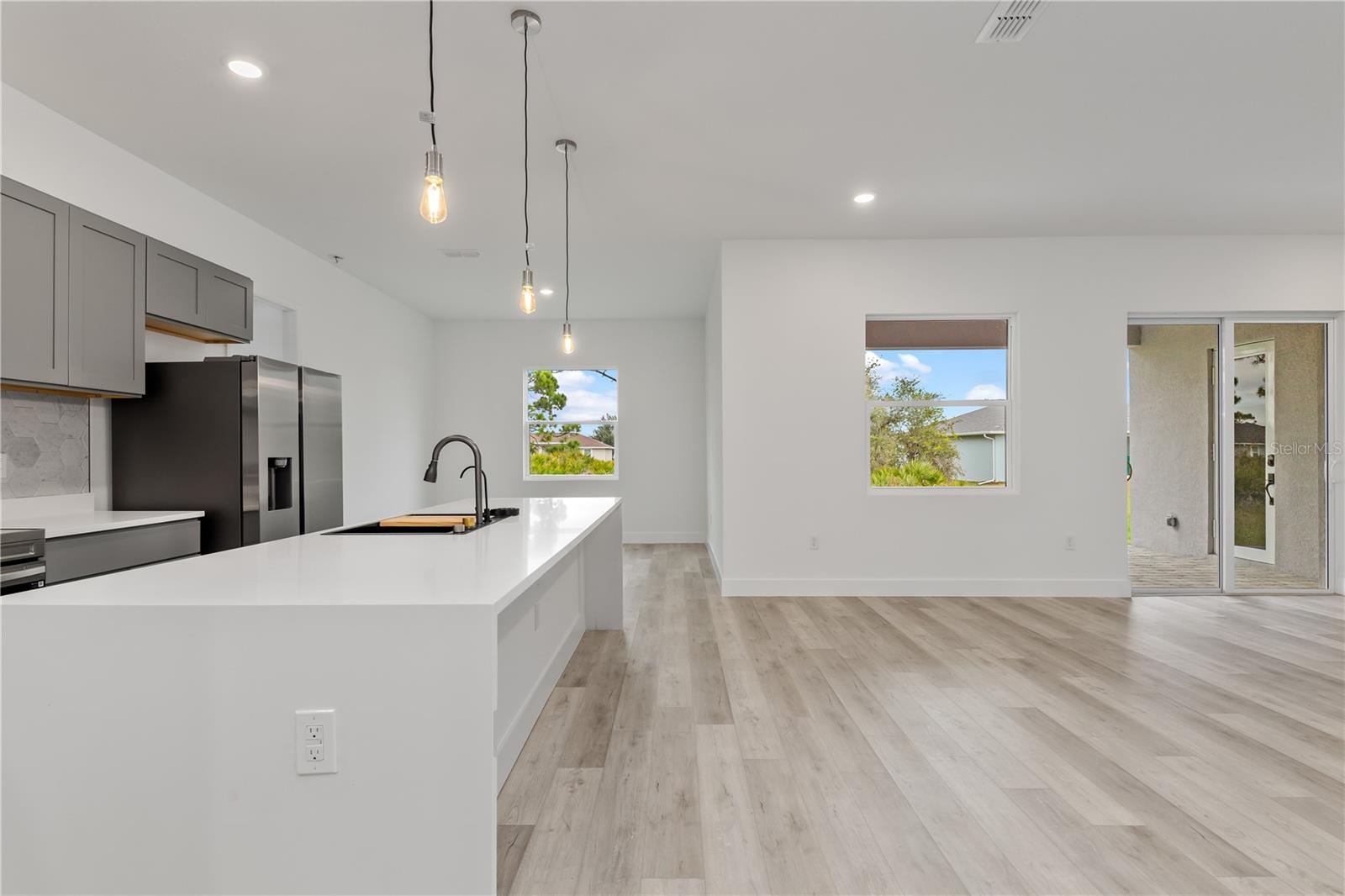 Image 3 of 42 For 13514 Keystone Boulevard