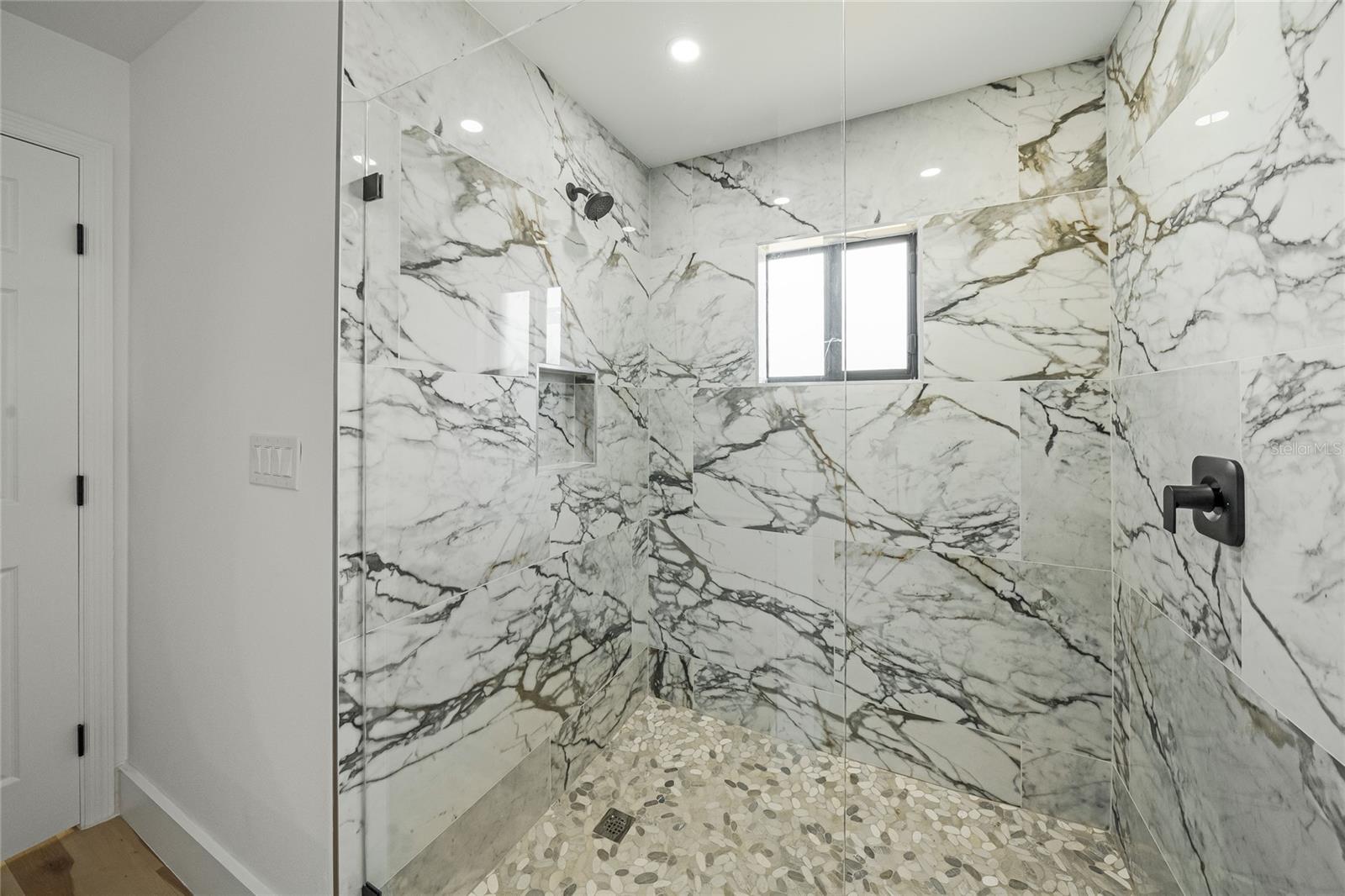 Image 14 of 23 For 15460 Chamberlain Boulevard