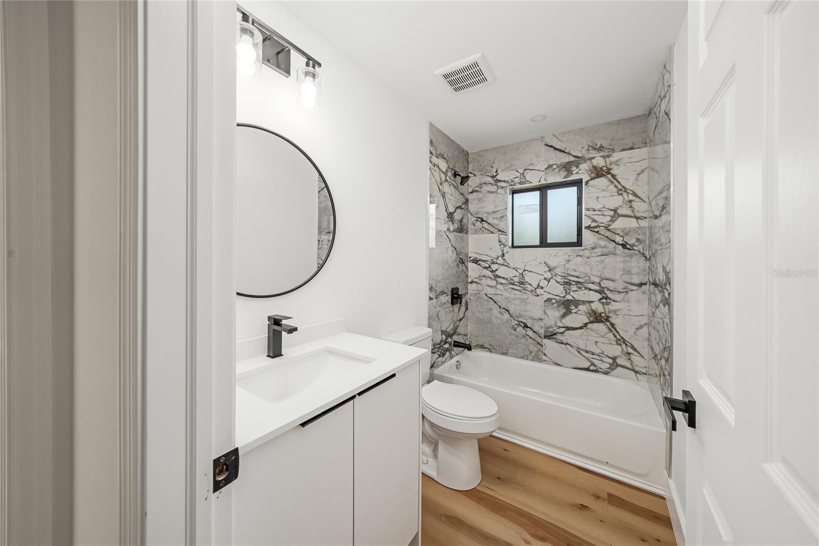 Image 15 of 23 For 15460 Chamberlain Boulevard