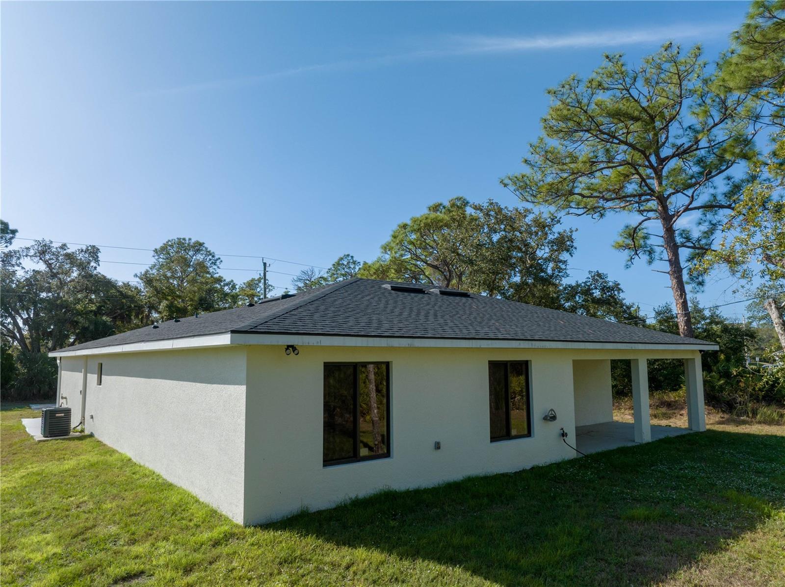 Image 21 of 23 For 15460 Chamberlain Boulevard