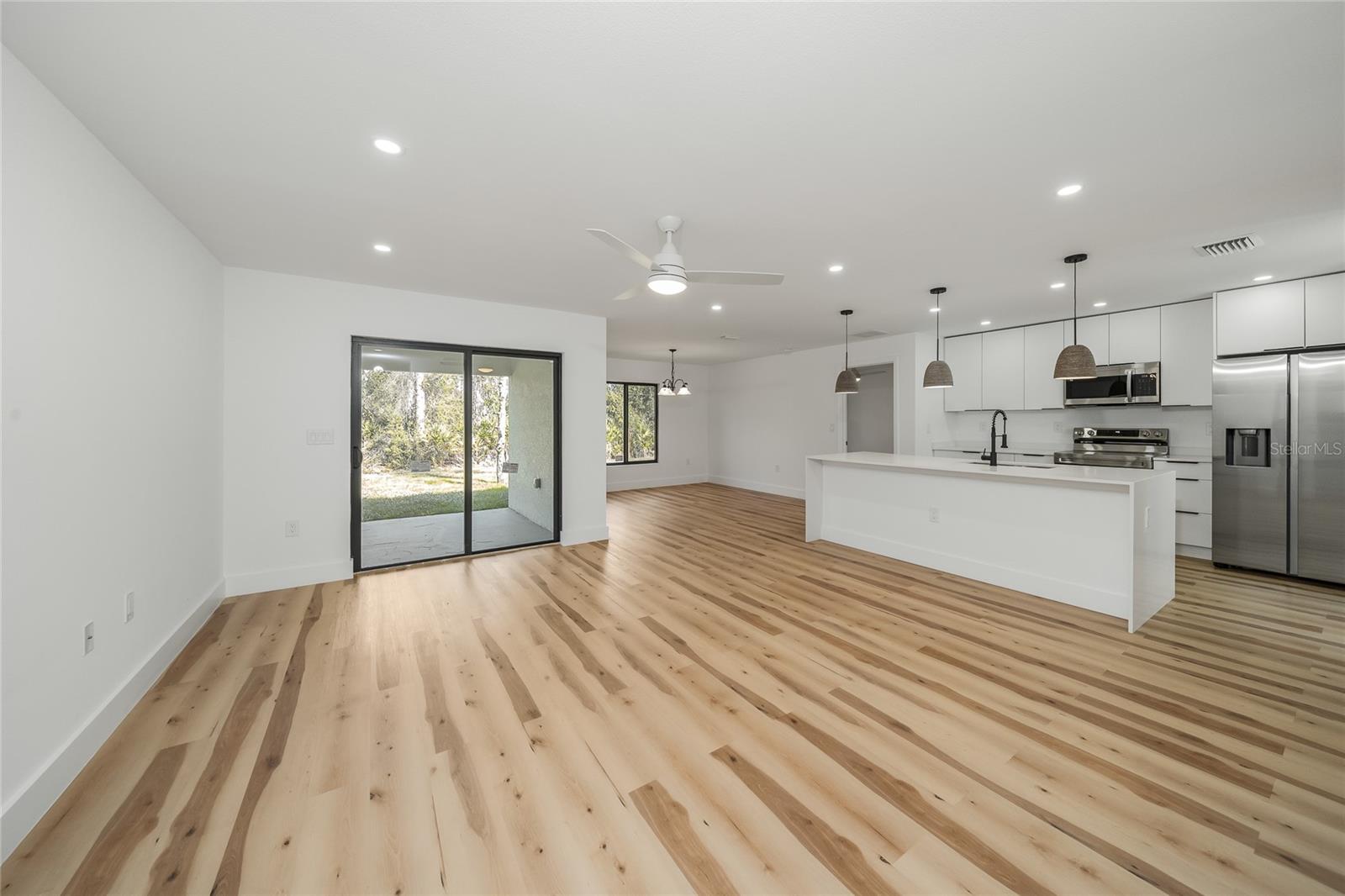 Image 3 of 23 For 15460 Chamberlain Boulevard