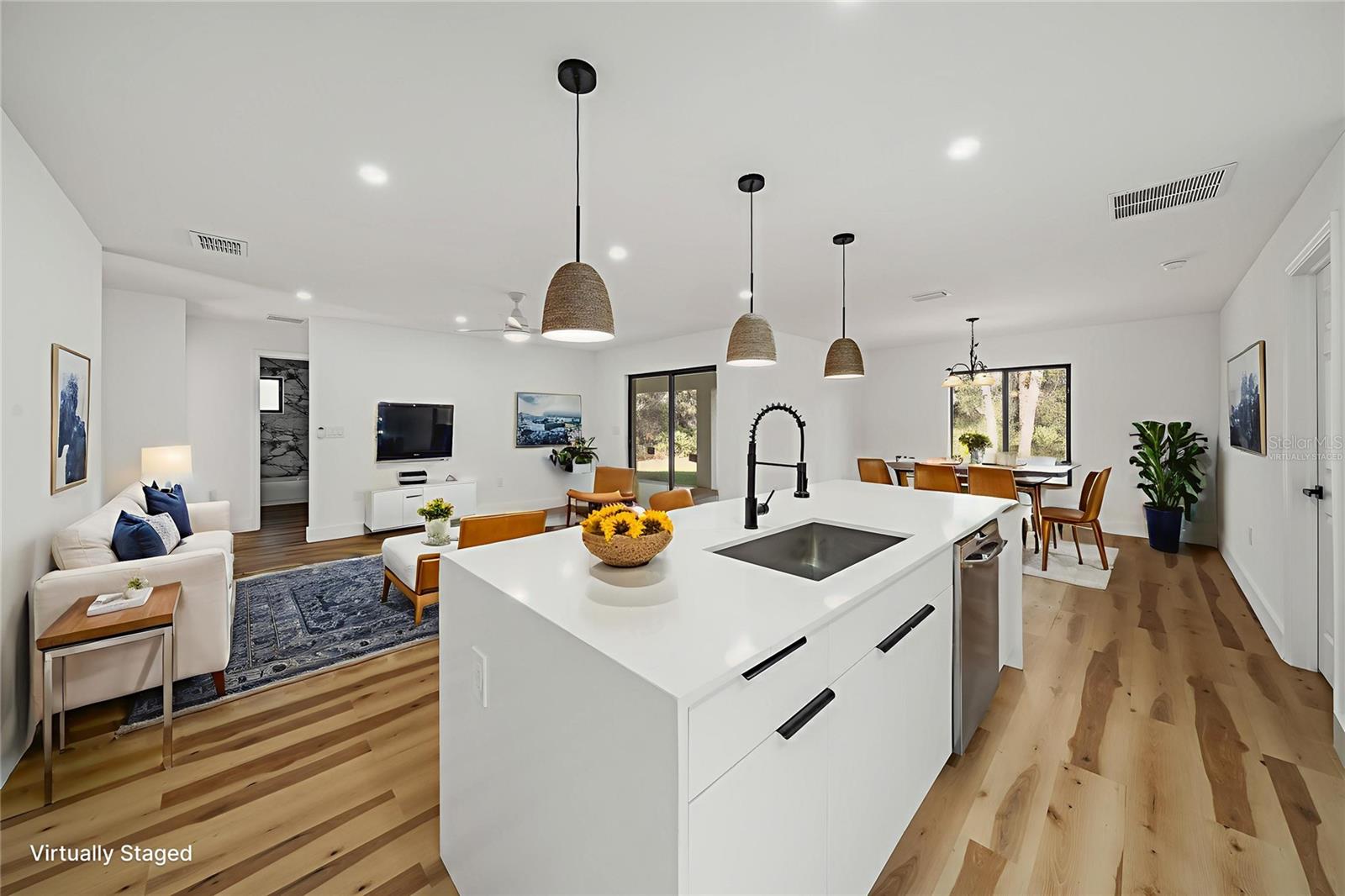 Image 4 of 23 For 15460 Chamberlain Boulevard