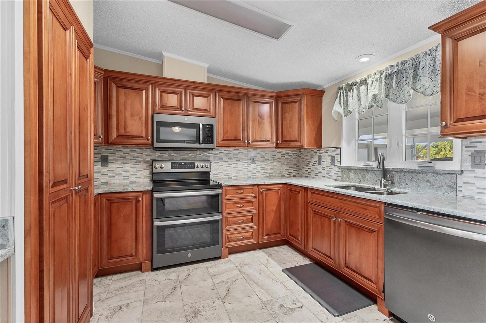 Image 11 of 40 For 6031 Shearwater Drive