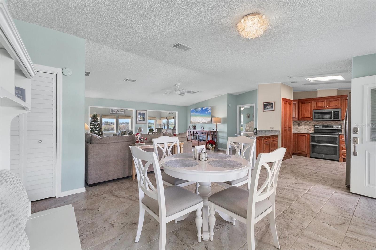 Image 13 of 40 For 6031 Shearwater Drive