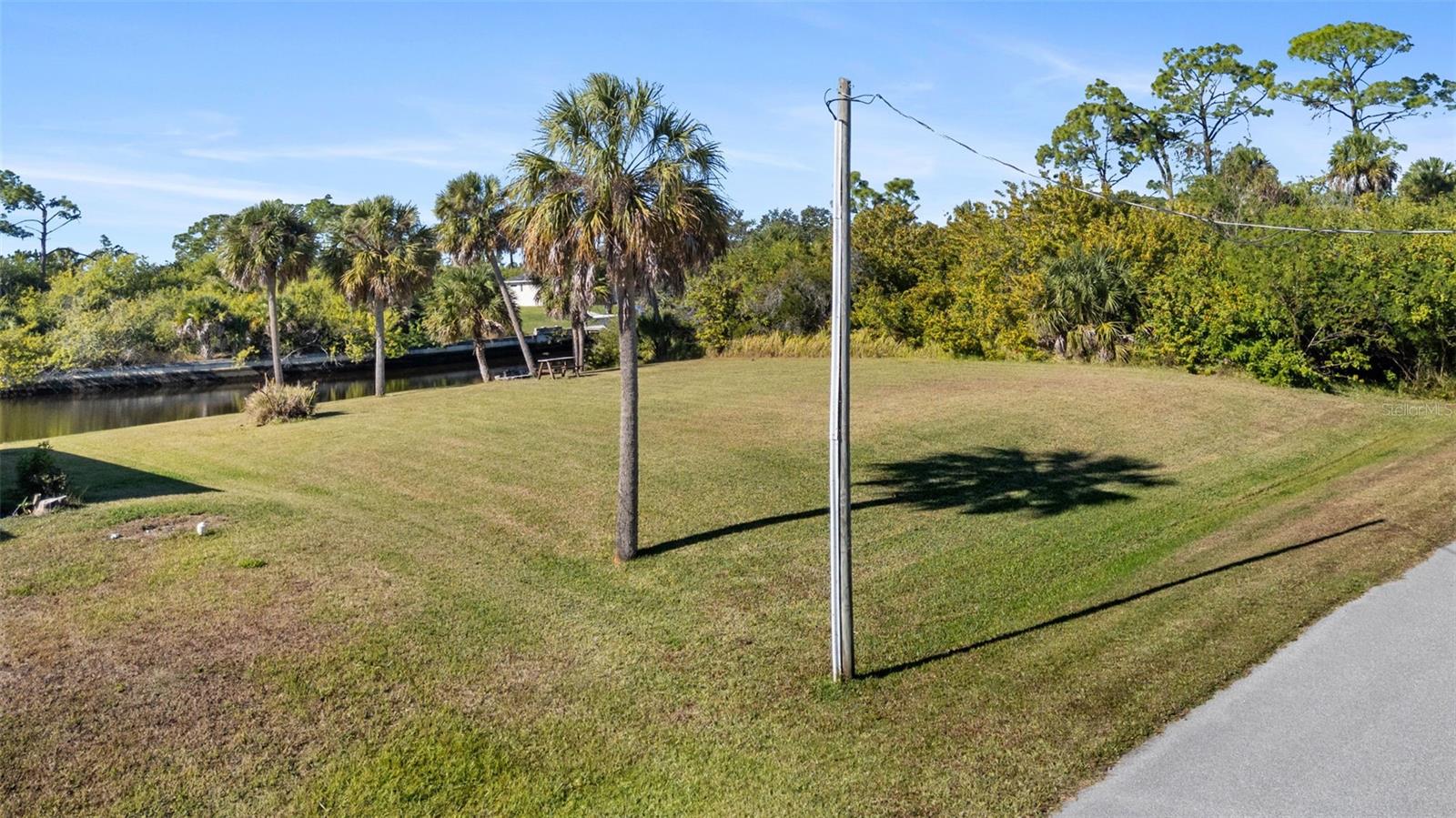 Image 5 of 8 For 1387 Glanmore Drive