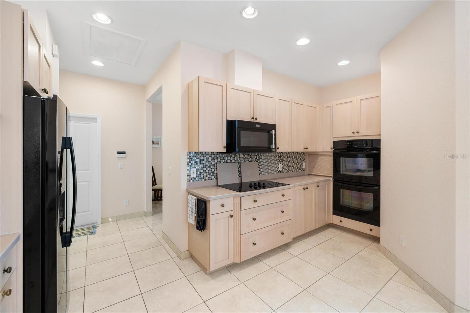 Image 16 of 60 For 8069 Aviary Road