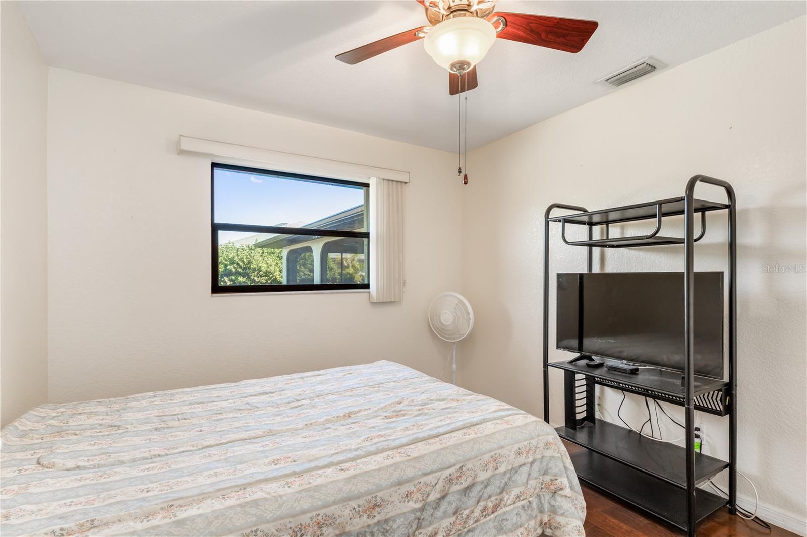 Image 21 of 36 For 1069 Fergus Lane