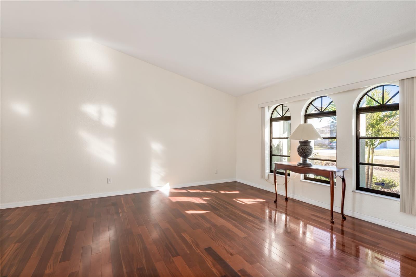 Image 5 of 36 For 1069 Fergus Lane