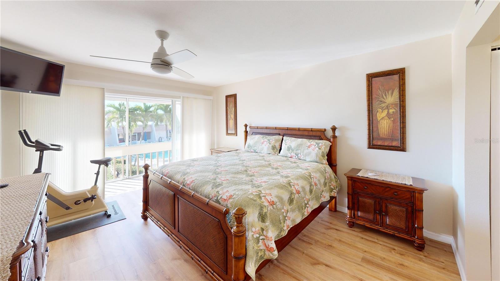 Image 24 of 41 For 1080 Bal Harbor Boulevard 12c