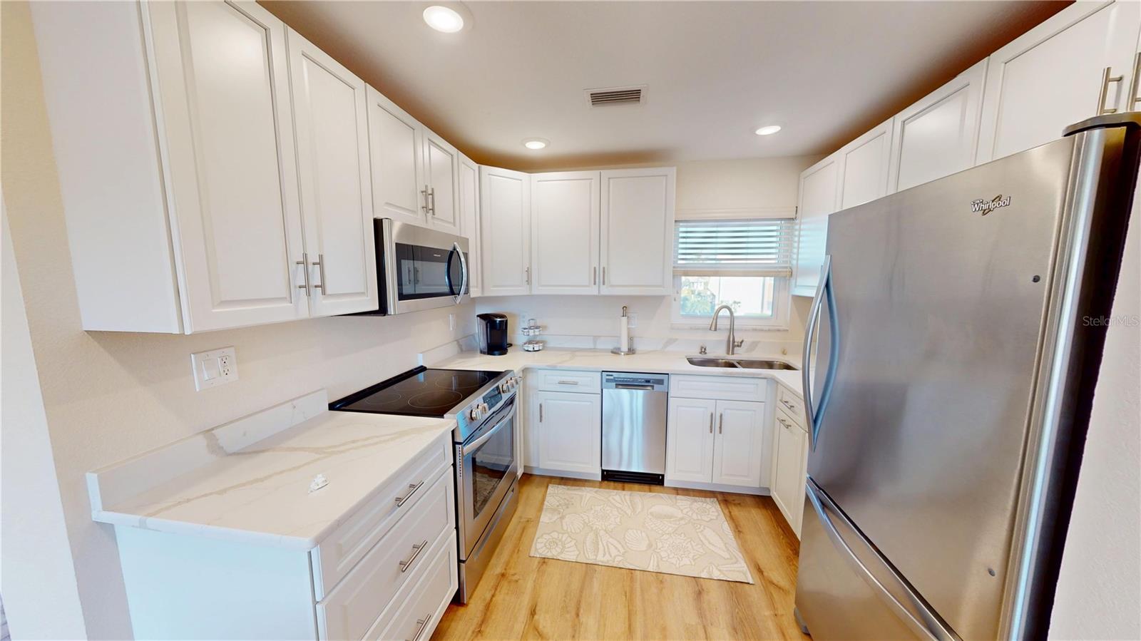 Image 7 of 41 For 1080 Bal Harbor Boulevard 12c