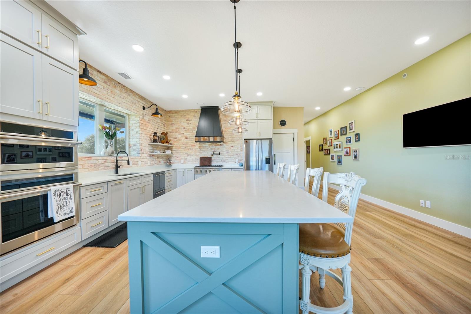 Image 15 of 81 For 3321 Martin Lane