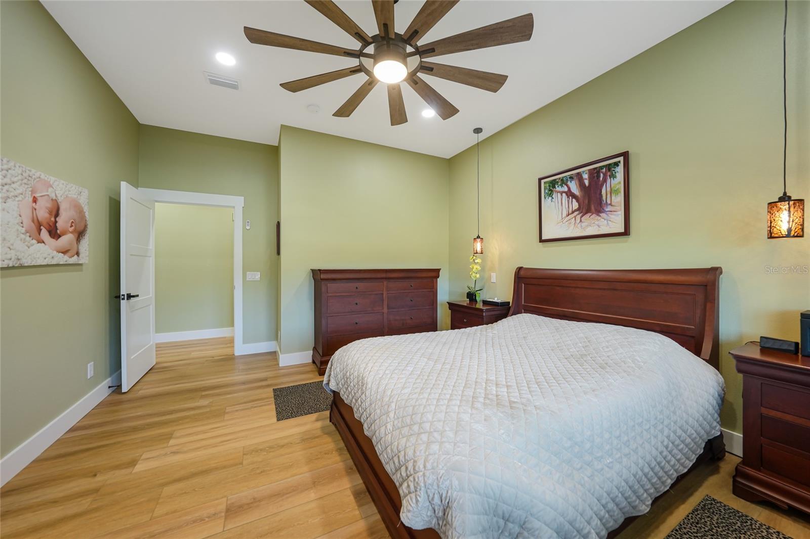 Image 22 of 81 For 3321 Martin Lane