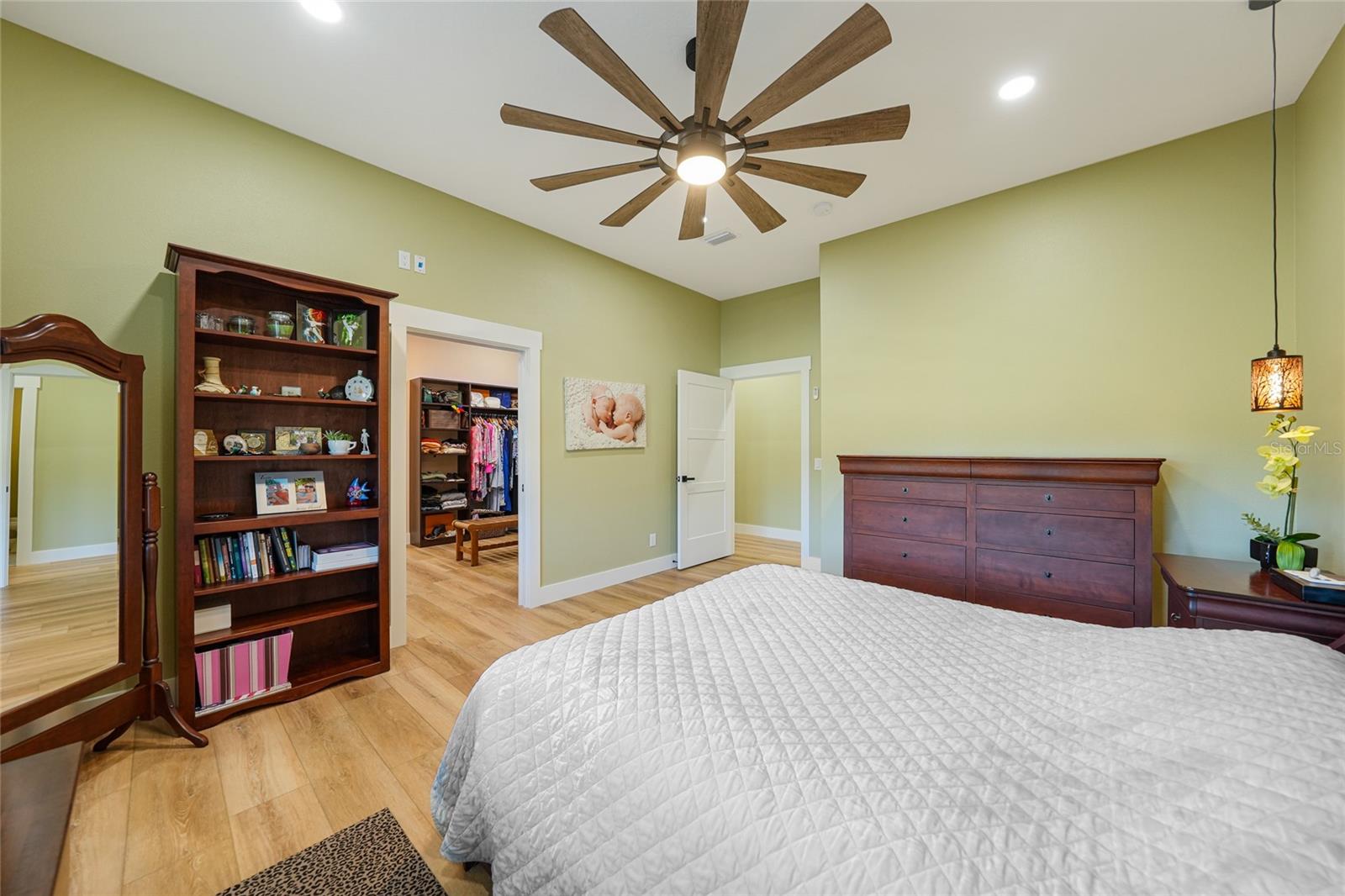 Image 23 of 81 For 3321 Martin Lane