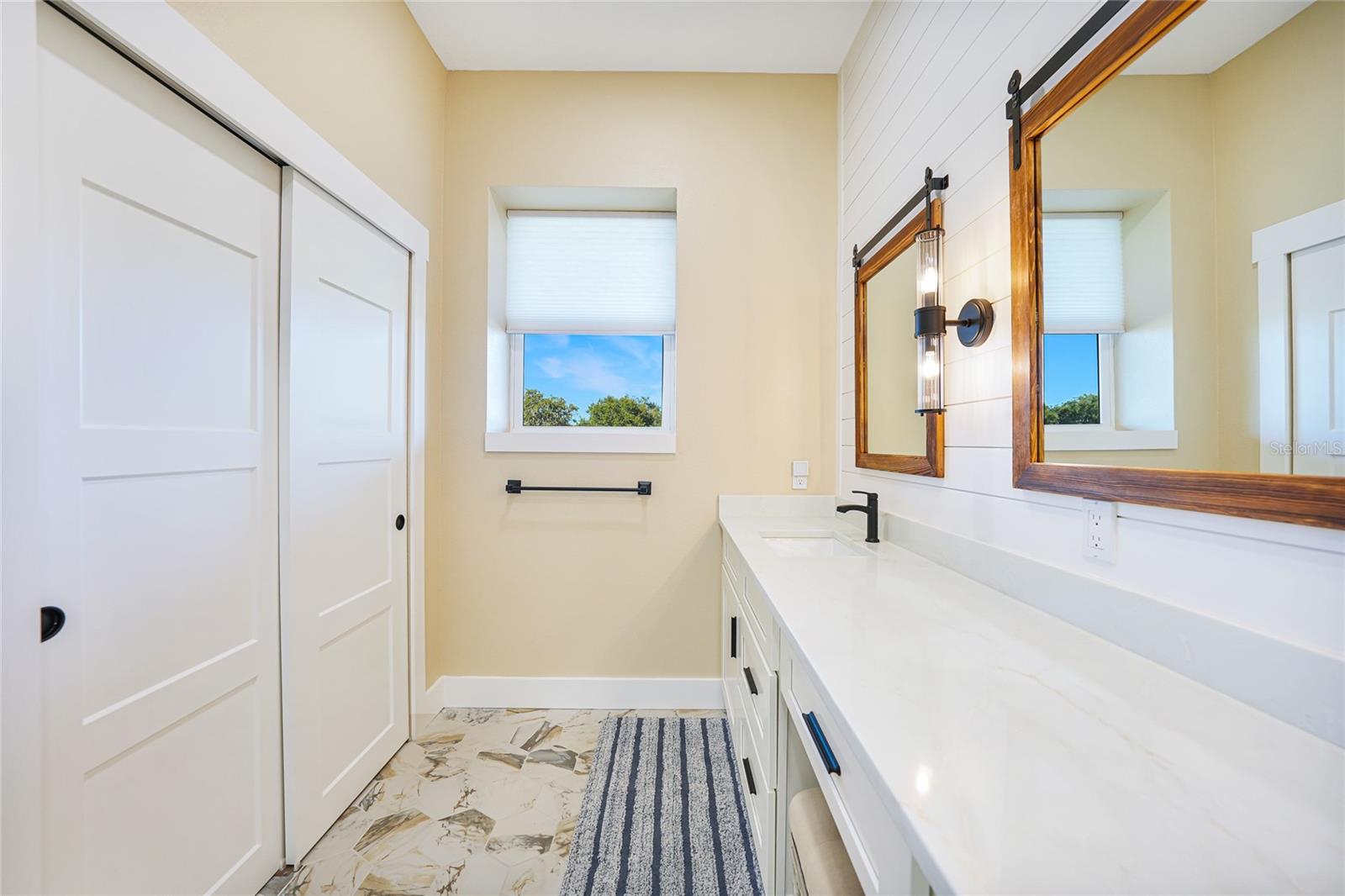 Image 28 of 81 For 3321 Martin Lane