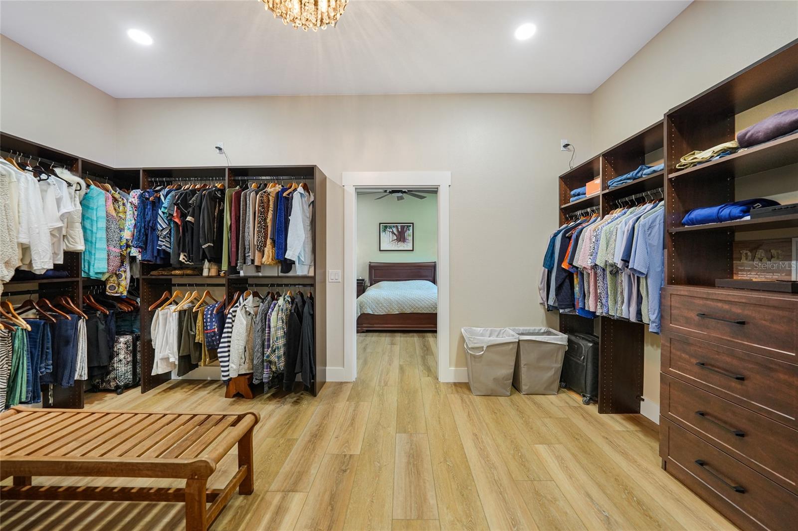 Image 29 of 81 For 3321 Martin Lane