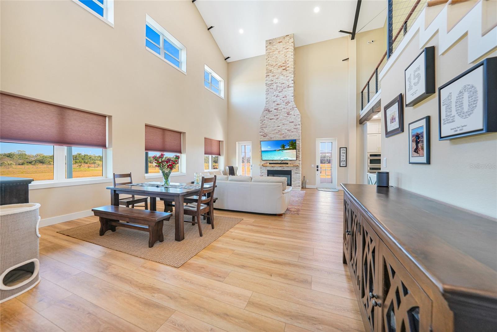 Image 3 of 81 For 3321 Martin Lane