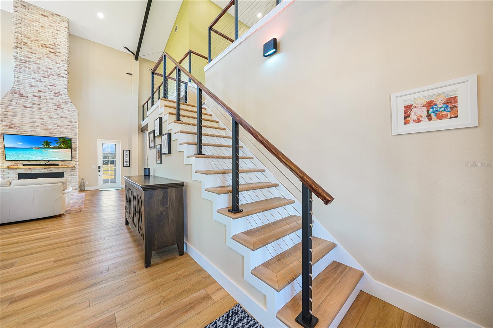 Image 32 of 81 For 3321 Martin Lane